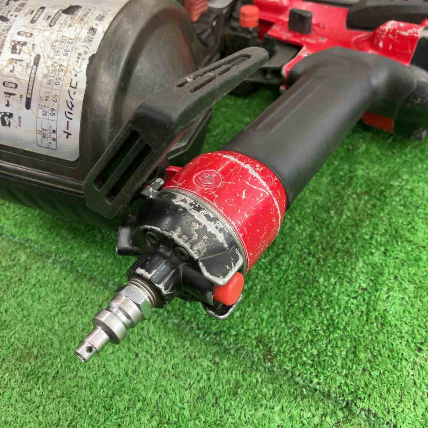 中古品】 ◎メンテ済み◎ マキタ/makita 高圧エア釘打ち機・AN633H