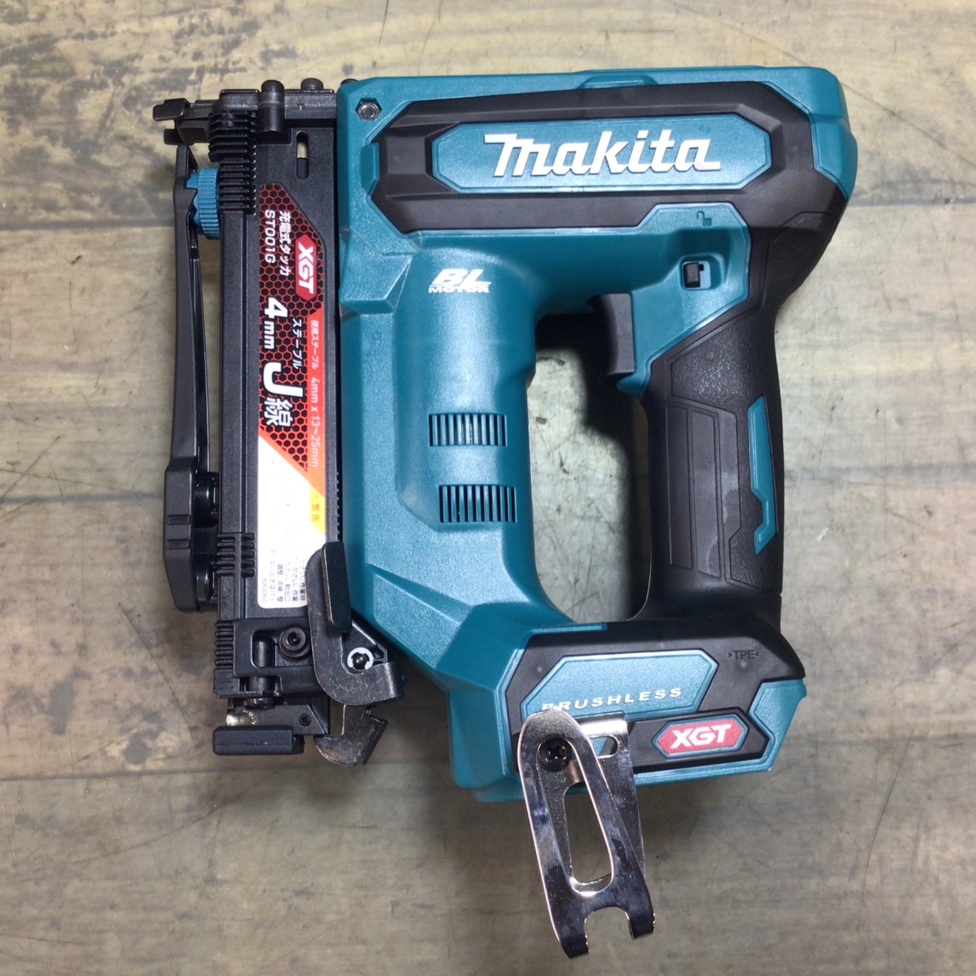 未使用品】☆マキタ(makita) コードレスタッカー ST001GRDX 未使用品】☆マキタ(makita) コードレスタッカー ST001GRDX