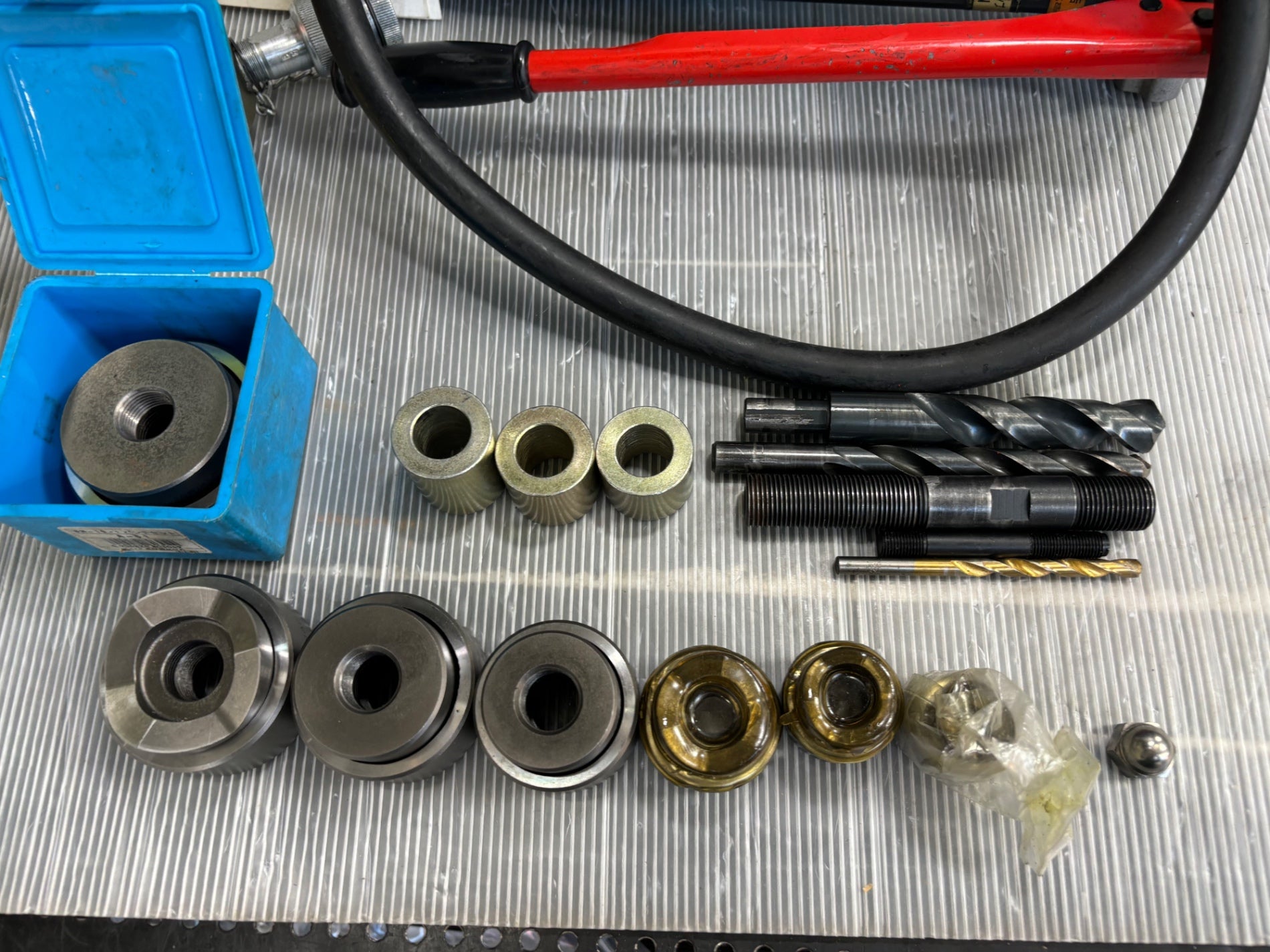 〇泉精器(IZUMI) 分離型油圧式パンチャ SH-10-1(ポンプHP-180N付 〇泉精器(IZUMI) 分離型油圧式パンチャ SH-10-1(ポンプHP-180N付