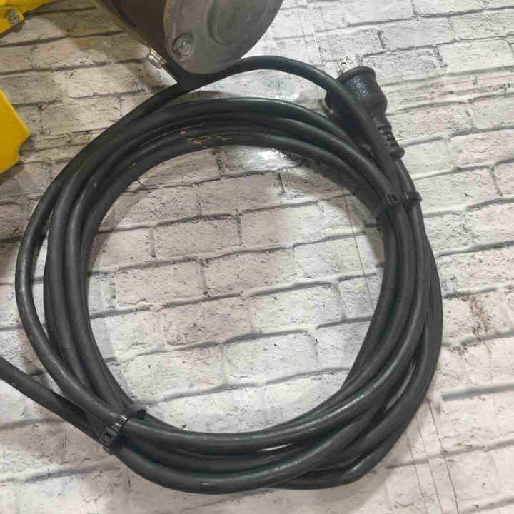 【中古品】◇トーヨーコーケン(TKK) ベビーホイスト 230kg 20m BH-N820【八潮店】