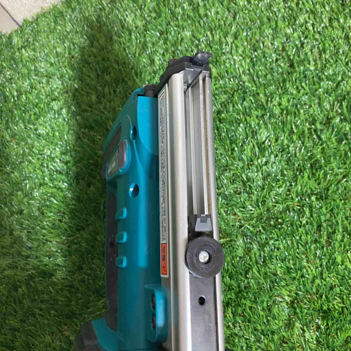 ◇マキタ(makita)14.4Vコードレスタッカー ST420DZ 本体のみ【戸田店】