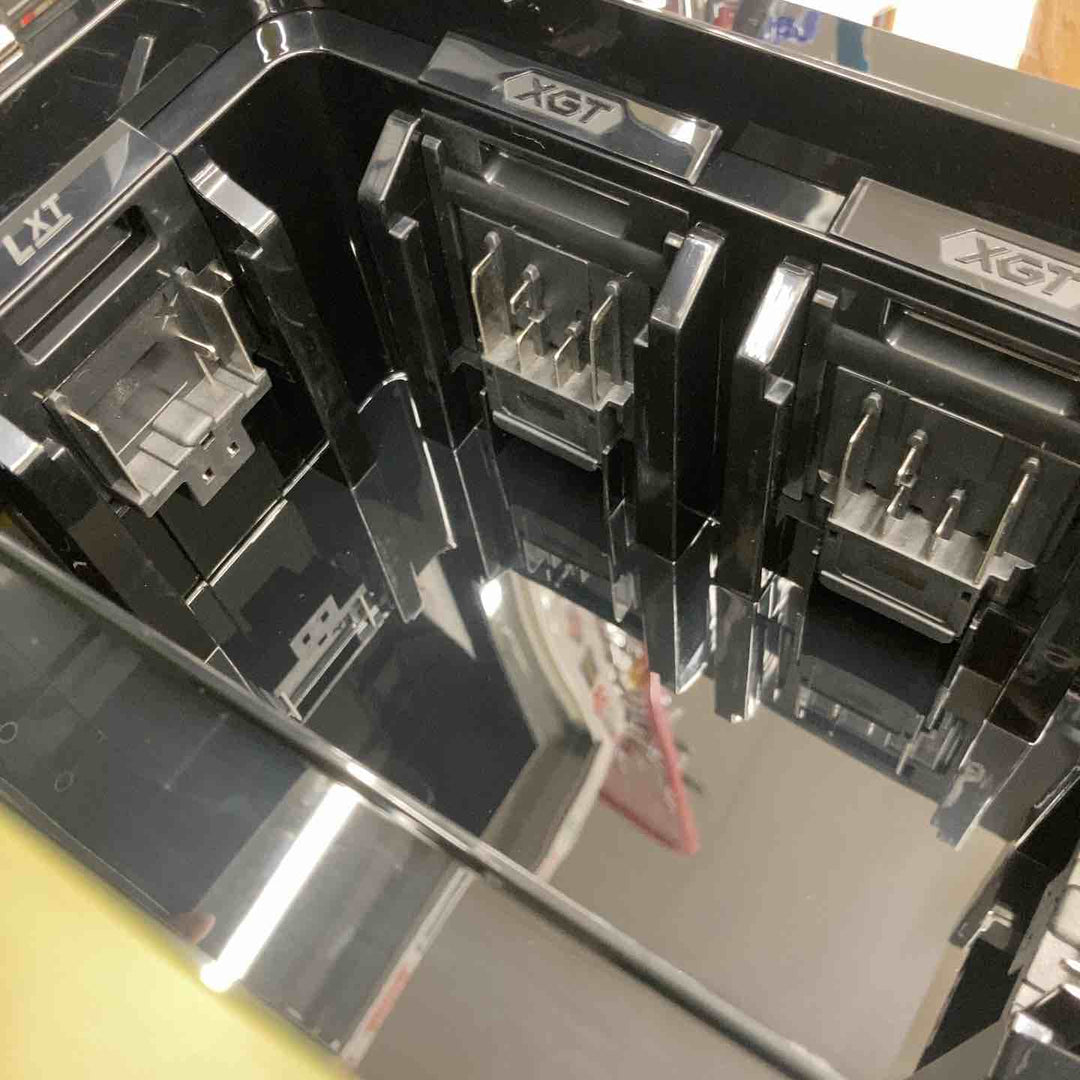 ★マキタ(makita) コードレス冷温庫 CW004GZO 40Vmax&18V対応【八潮店】