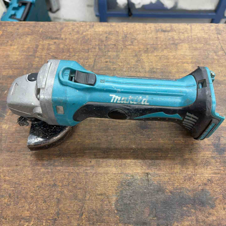 ☆マキタ(makita) 100mmコードレスディスクグラインダー GA400DZ【八潮店】