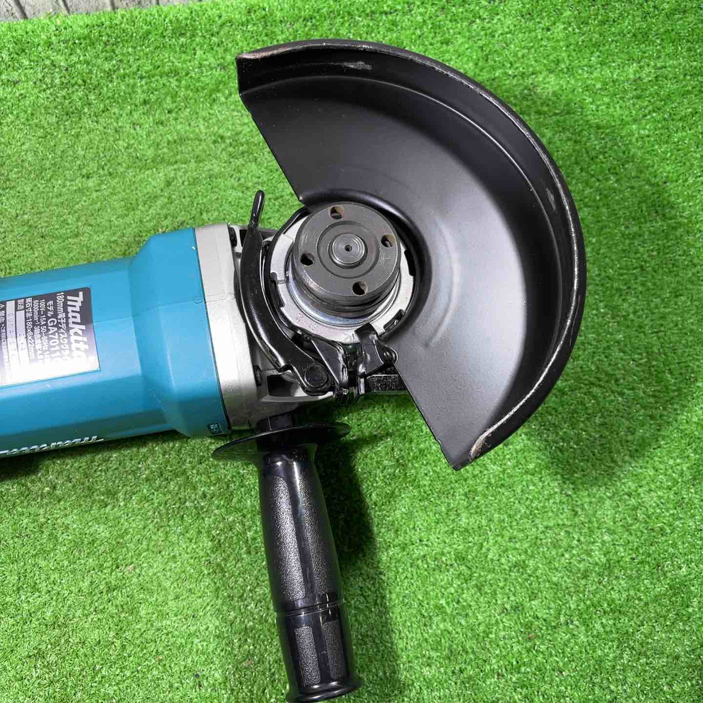 マキタ(makita) 180mm電子ディスクグラインダ GA7011C【川越店