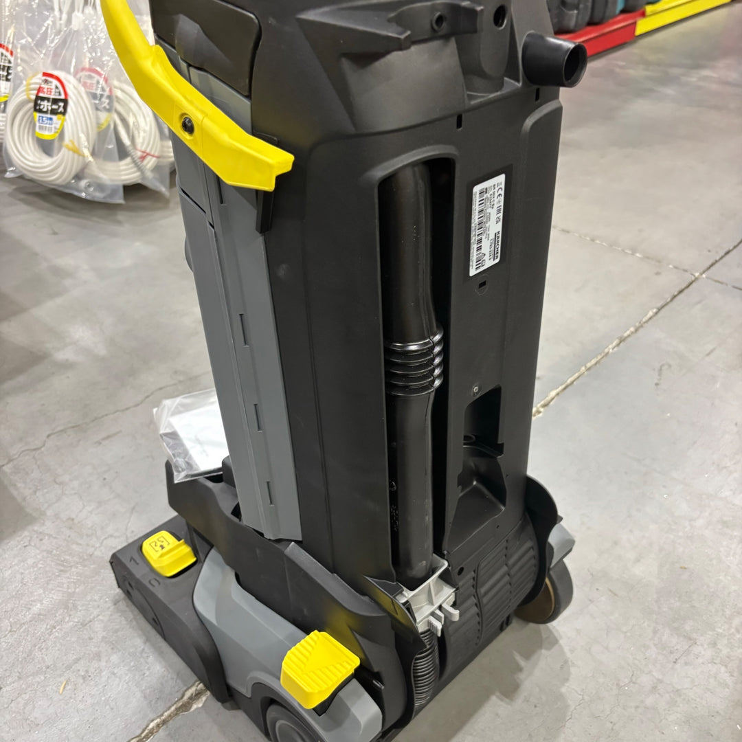 ケルヒャー/KARCHER 36V 充電式 床洗浄機 BR30/4C BP バッテリー 充電器+ブラシ等の付属品あり【川口店】