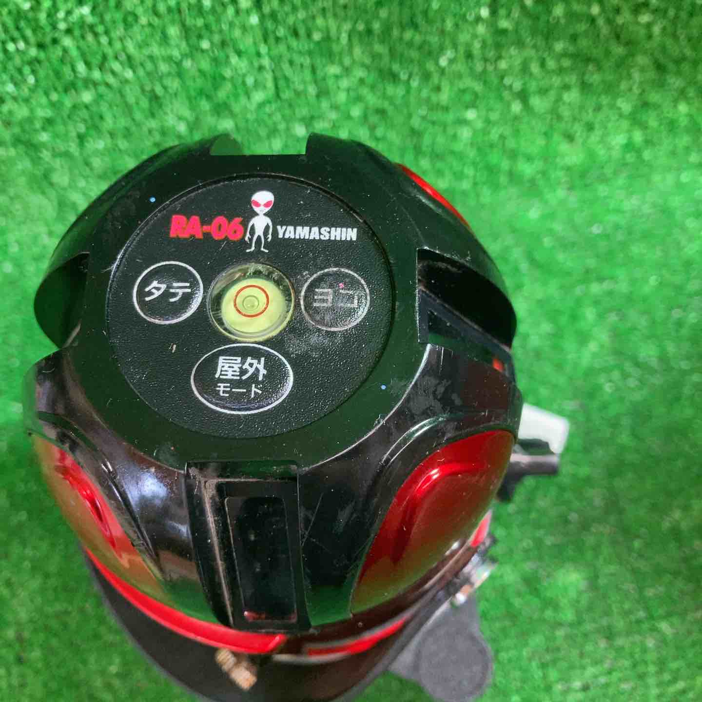 山真製鋸(YAMASHIN) レッドエイリアン レーザー墨出し機 RA-06