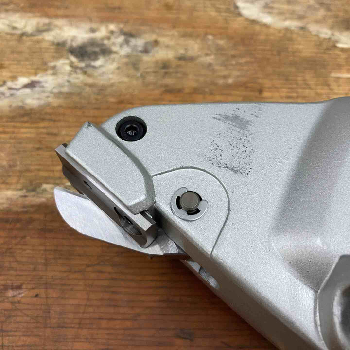 ☆マキタ(makita) コードレスストレートシャー JS161DZ【柏店】