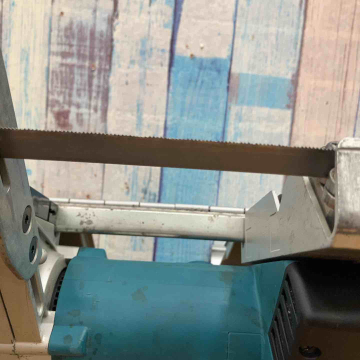 ★マキタ(makita) ポータブルバンドソー 2107F 落とせない汚れあり【柏店】