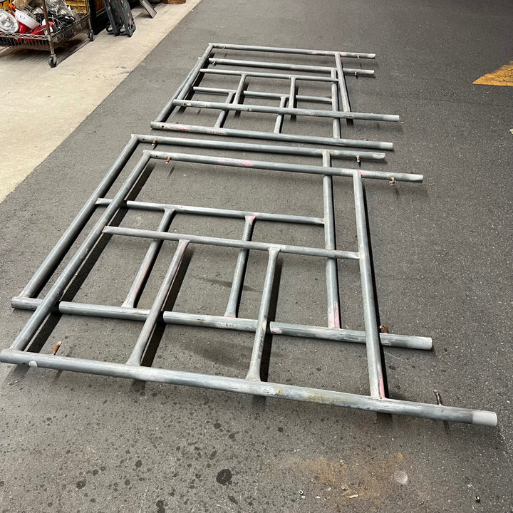 【店頭受取り限定】※※備考欄要確認※※　メーカー不明　ローリングタワー　段数不明　※※サビあり※※【桶川店】