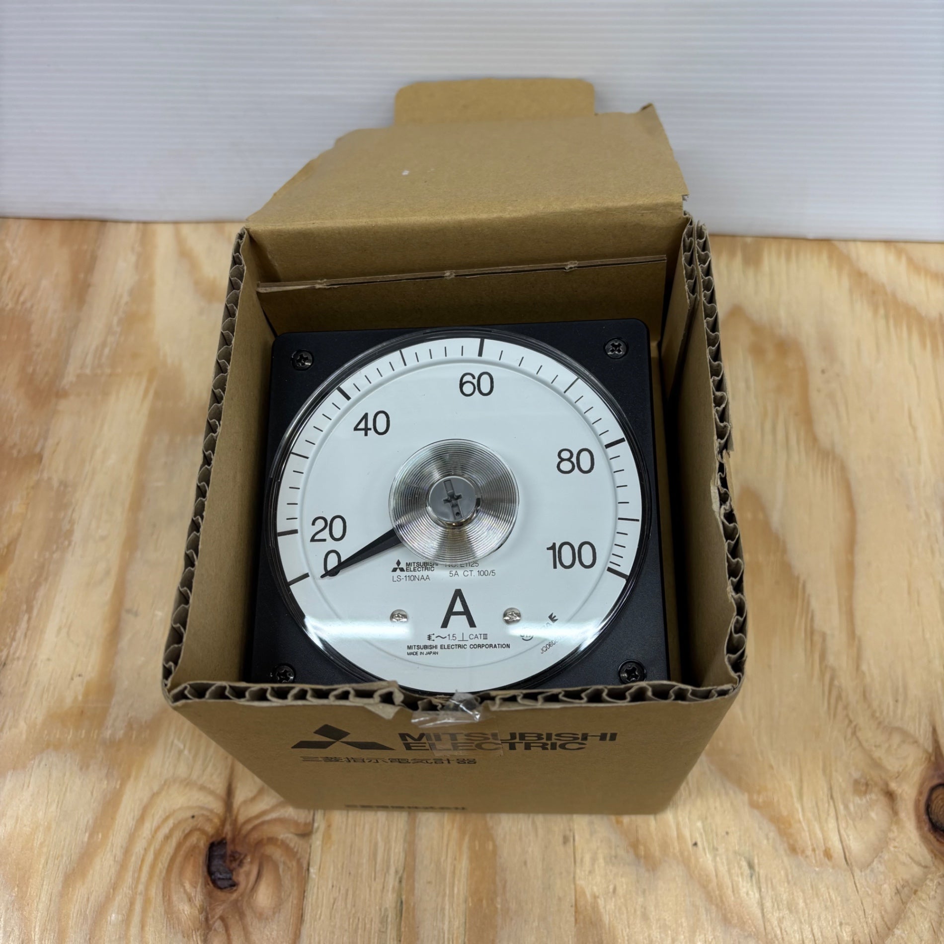 未使用品】三菱電機 不平衡負荷用 広角度計器 LP-110NPFU【電材館越谷