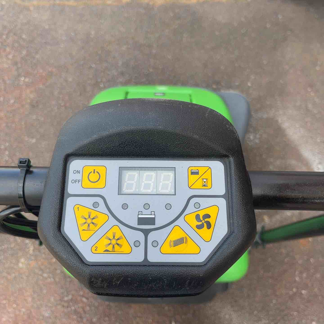 【店頭受取り限定】蔵王 業務用バッテリー駆動式スイーパー シルバー400-II【越谷店】