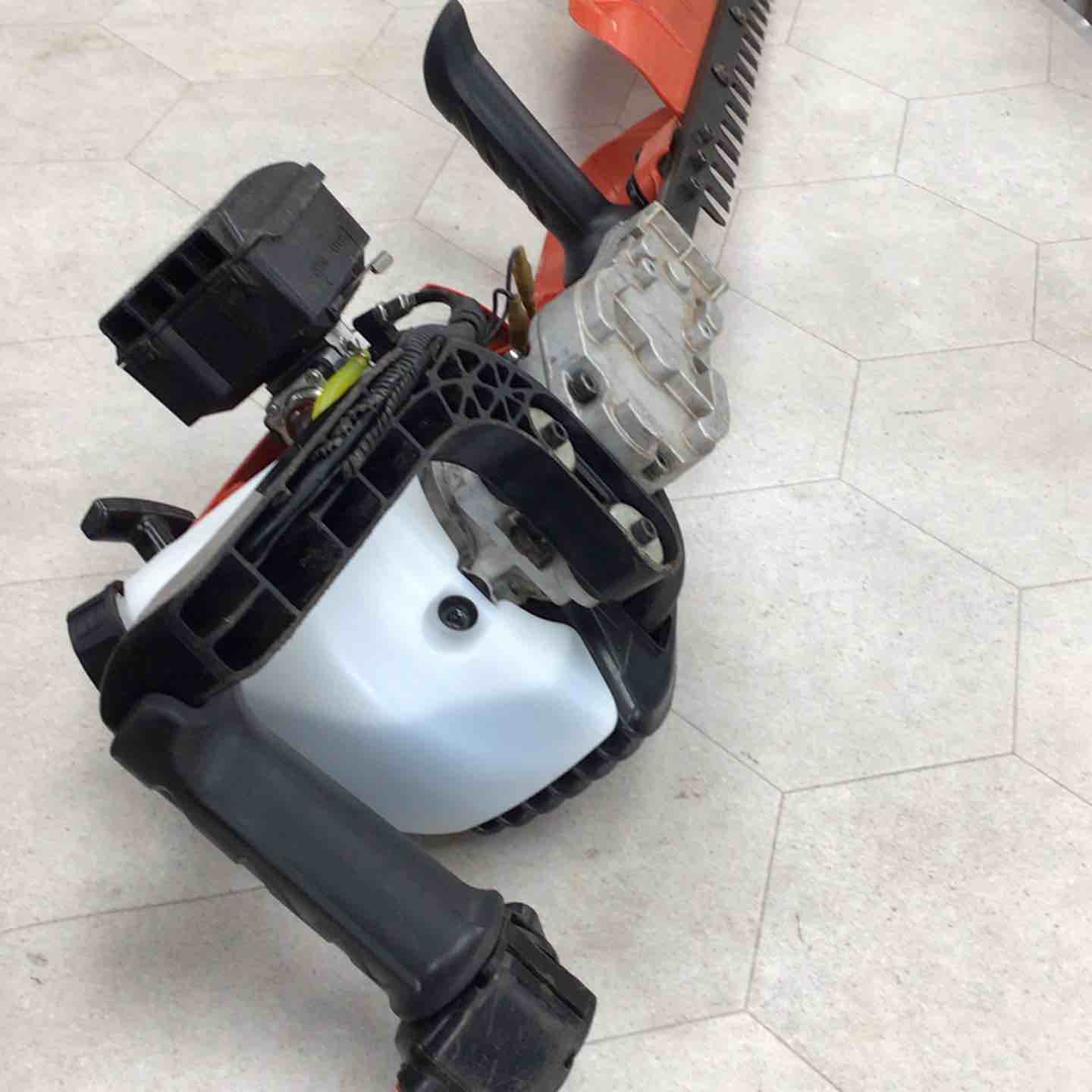 20-60代 人気ファッションブランド 店頭受取り限定】ゼノア 2サイクルエンジンヘッジトリマ モデル 自転車本体