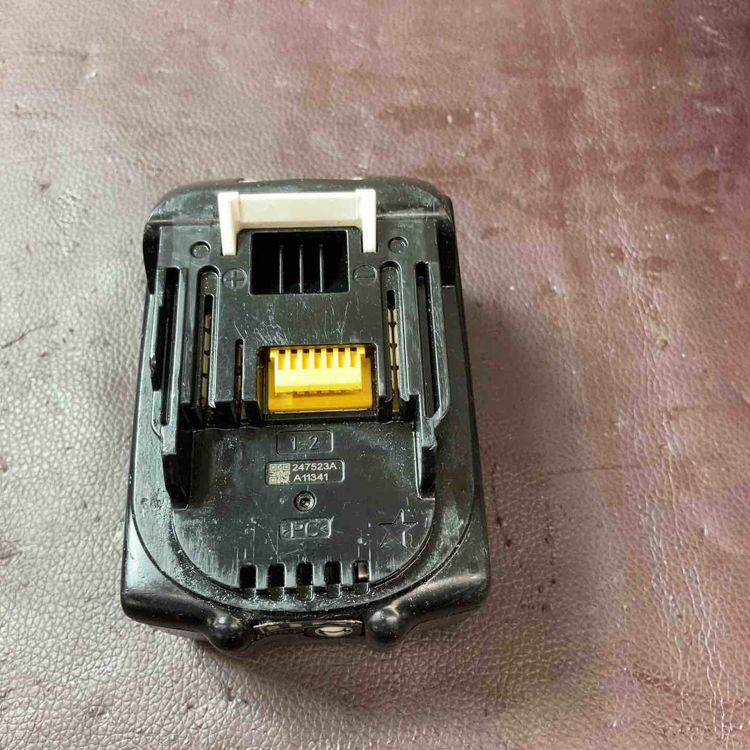 【中古品】 マキタ(makita) コードレスタッカー ST421DZ おまけバッテリー付き 【東大和店】