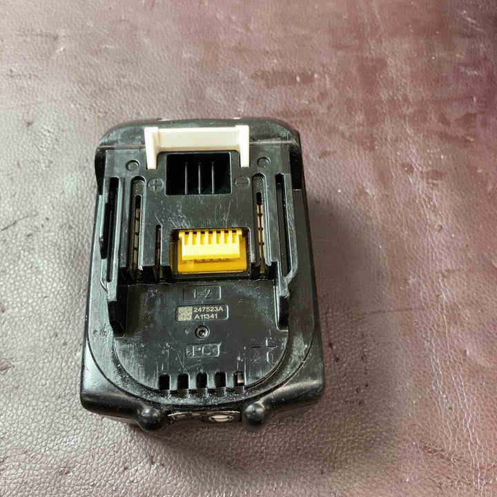 【中古品】 マキタ(makita) コードレスタッカー ST421DZ おまけバッテリー付き 【東大和店】