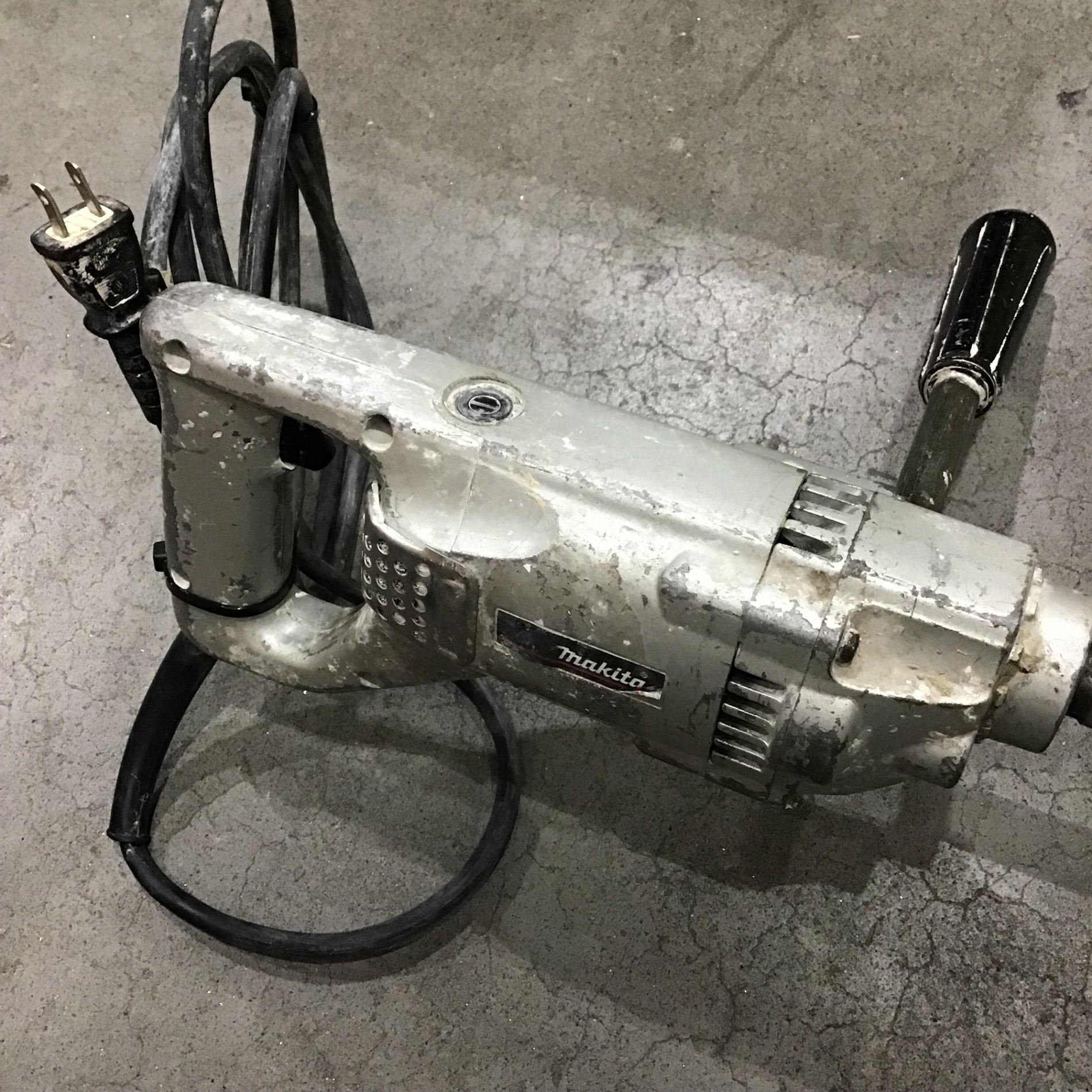 【中古現状品】Makita マキタ UT2203 カクハン機 Makita マキタ カクハン機 UT2203 ◇ 攪拌機 かくはん機 モルタルミキサー