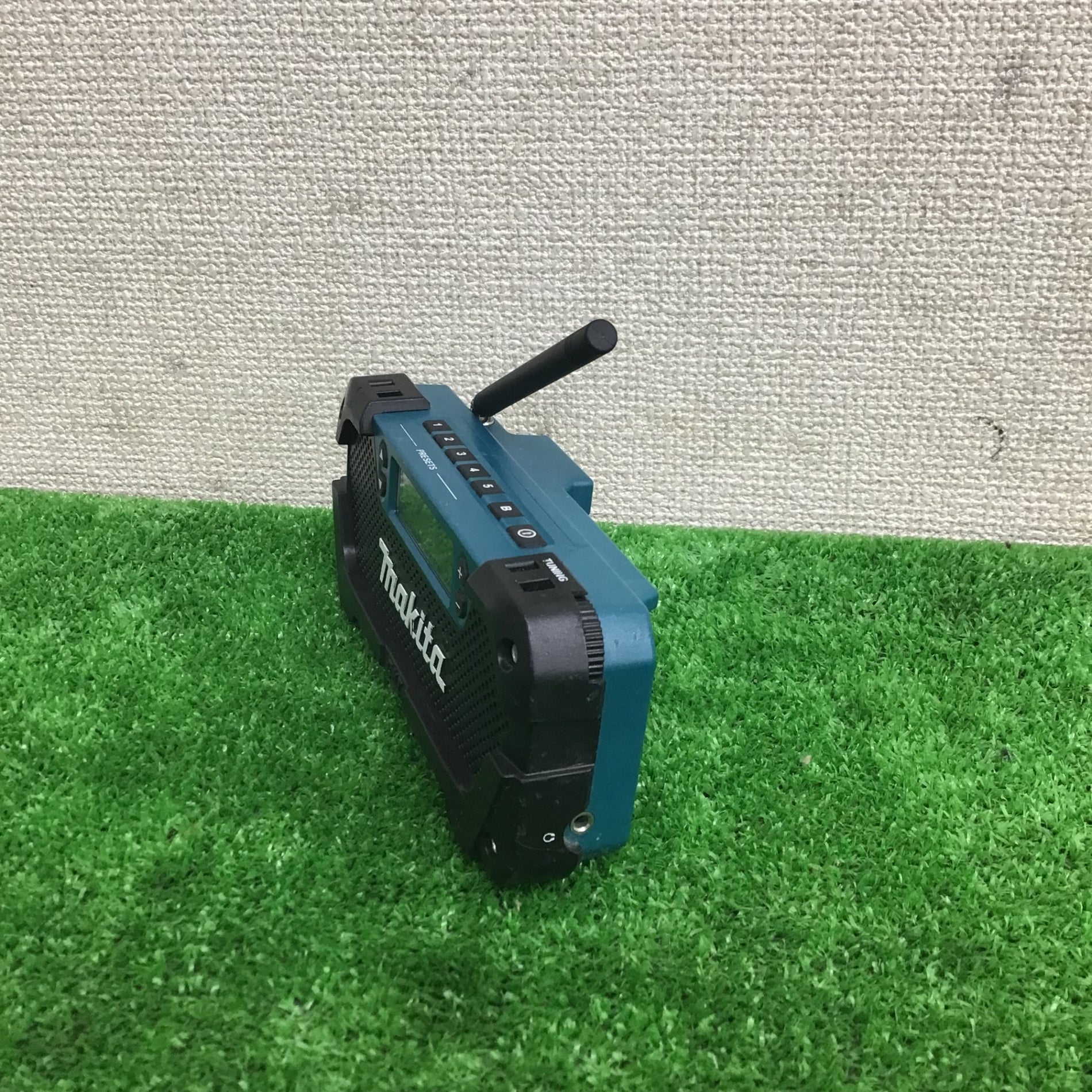 中古品】マキタ/makita コードレスラジオ MR052 【鴻巣店】 – アクト