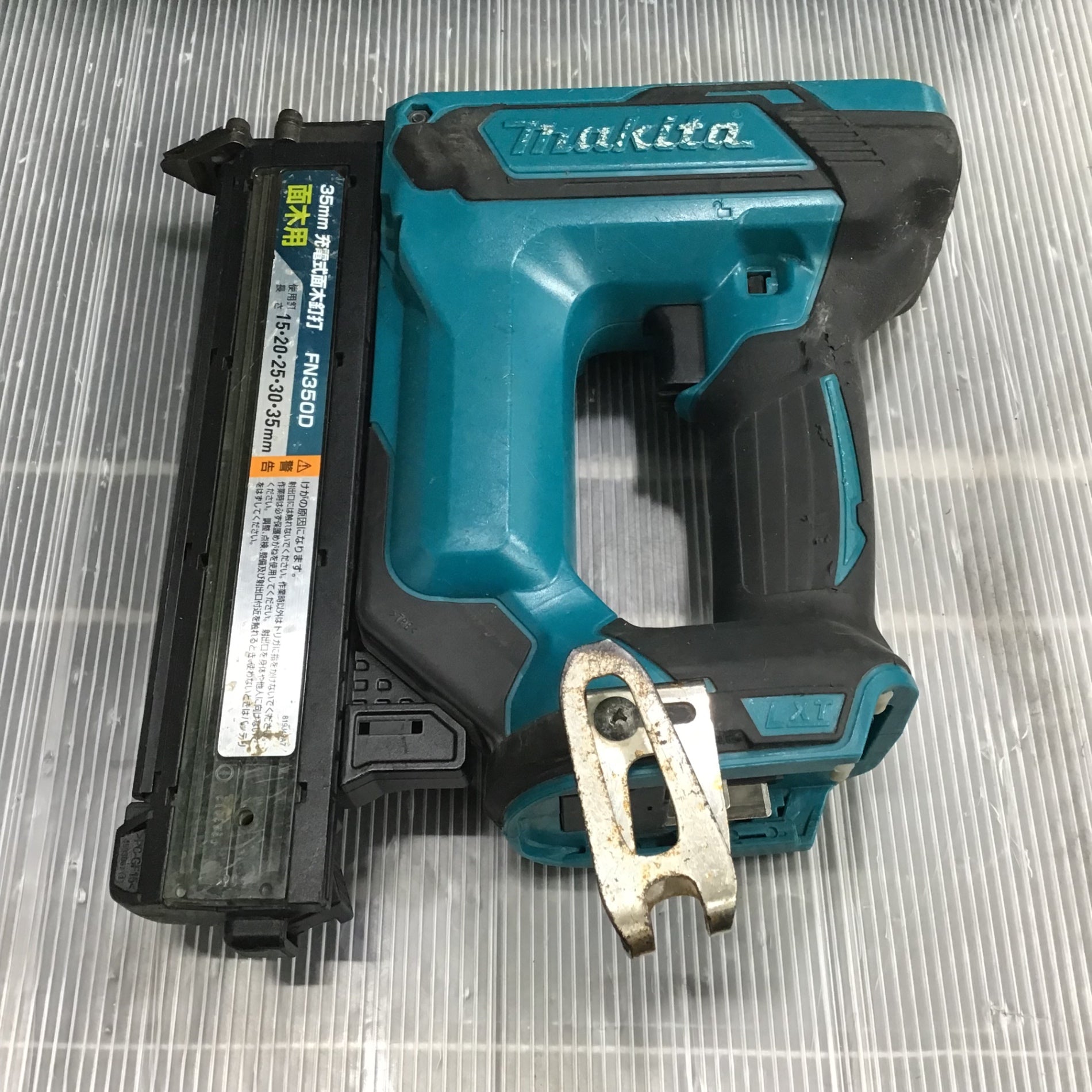 [税込・中古] 通電確認済み マキタ/makita 35mm ハンマードリル 型番不明 ビット３本付き 中古マキタ(makita) コードレスフィニッシュネイラ FN350DZK草加店