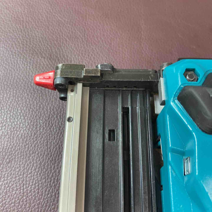 【中古品】 マキタ(makita) コードレスピンネイラ PT353DZ 18V 【東大和店】