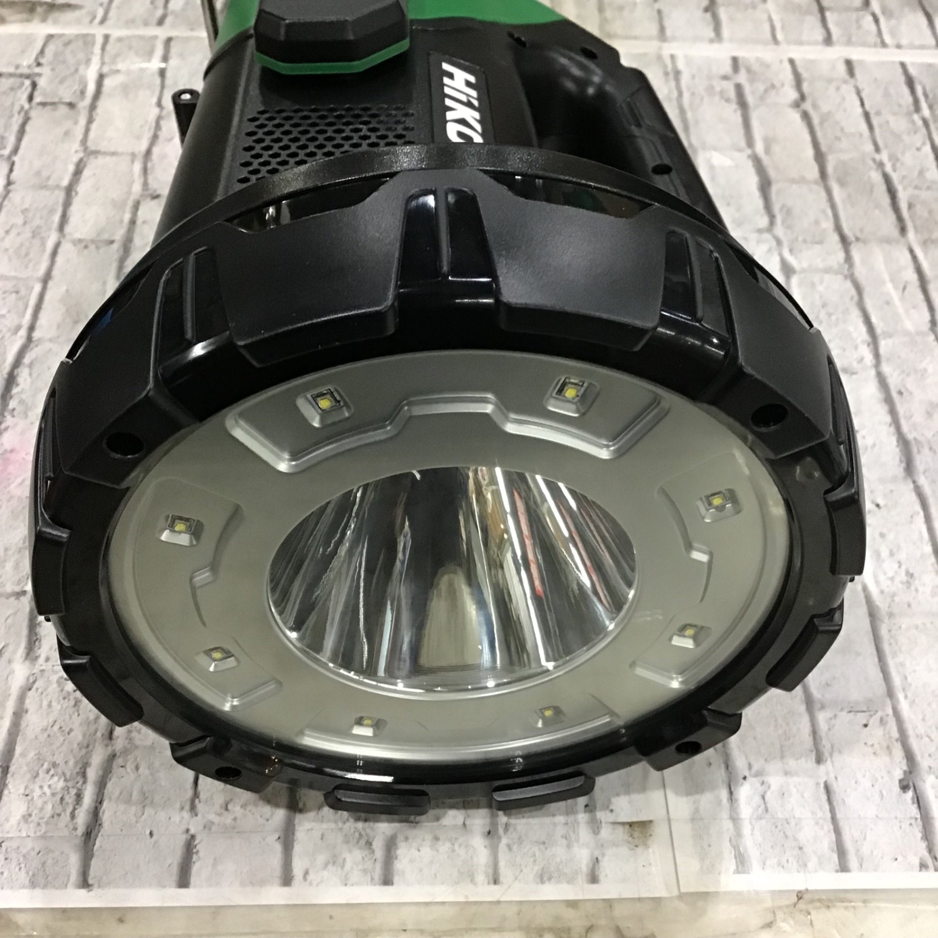 『新品未使用』 ハイコーキコードレスサーチライトUB18DA HIKOKI（日立工機）UB18DA コードレスサーチライト【徹底解説】