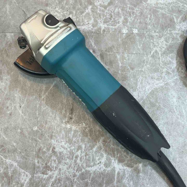 【中古品】☆マキタ(makita) 100mmディスクグラインダ GA4033【八潮店】