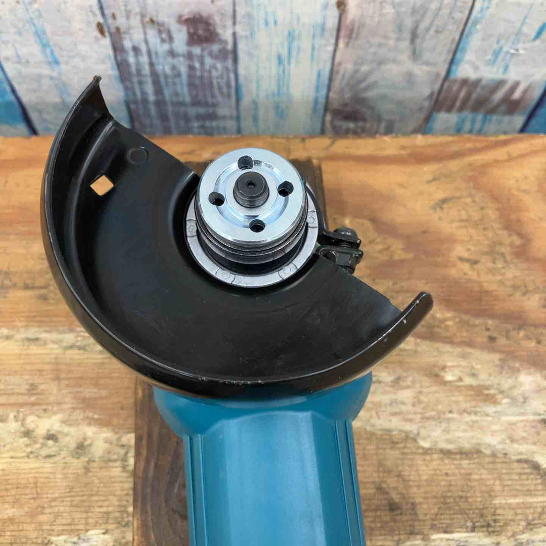 ☆マキタ(makita) 100mmディスクグラインダ 9533BL【柏店】