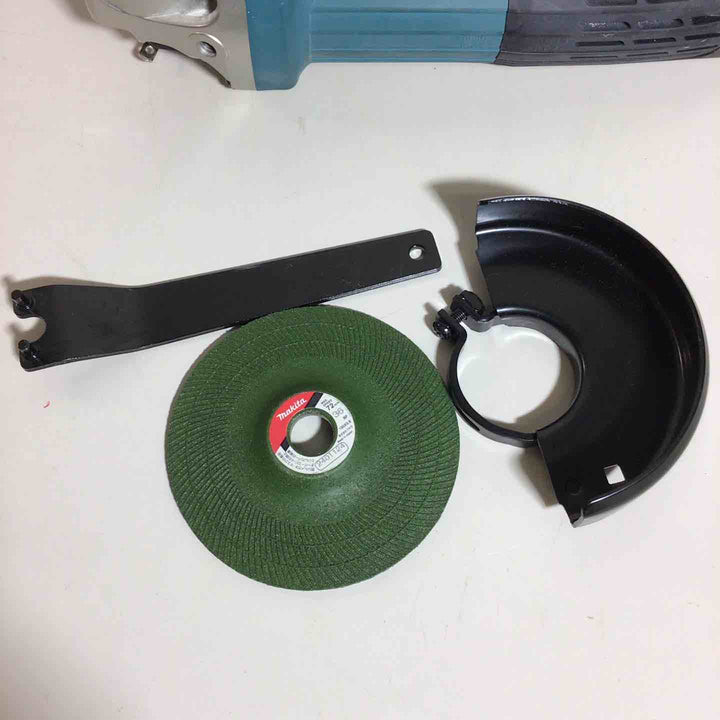 ☆マキタ(makita) 100mmディスクグラインダー GA4031【戸田店】