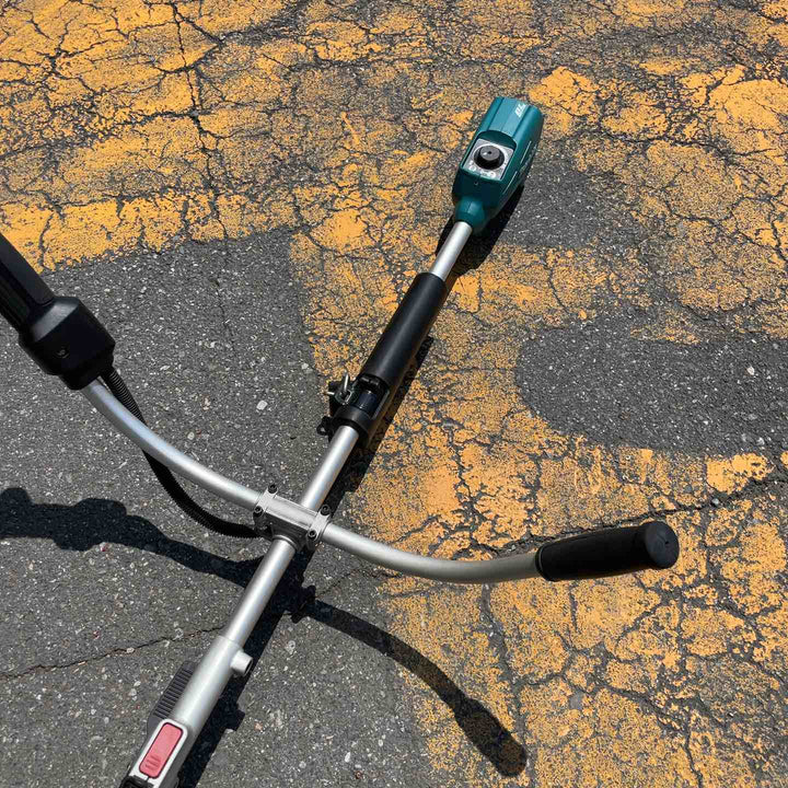 【店頭受取り限定】マキタ(makita) 18V充電式草刈機  MUR183UDZ 本体のみ【桶川店】