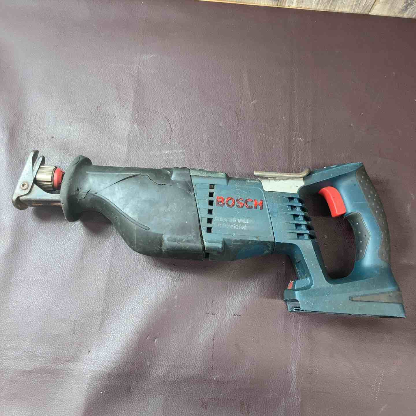 【中古】BOSCH　セーバソー GSA36V-LI　充電式・バッテリー・ケース付き【ハンズクラフト熊本けやき通り店】 中古】 BOSCH ボッシュ 36V 充電式セーバーソー GSA36V-LI 【博多店