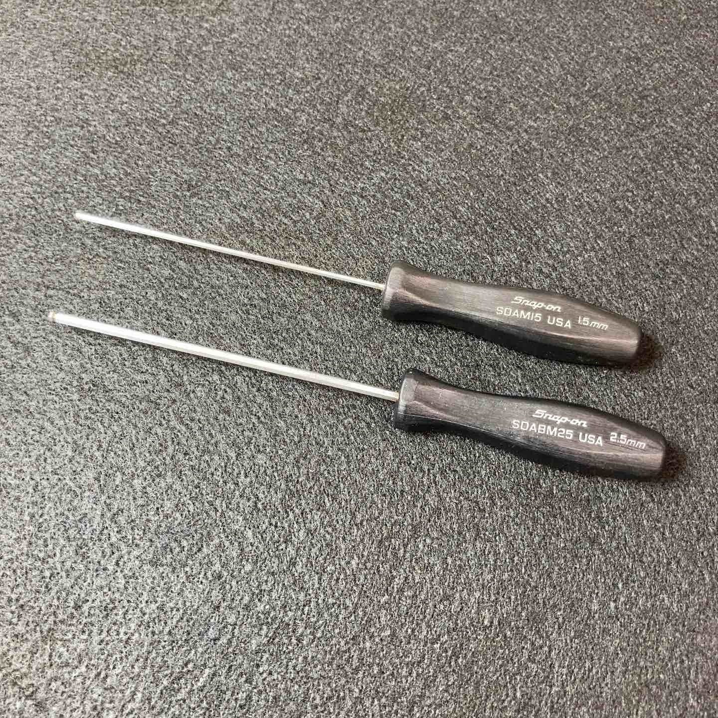 【中古品】スナップオン(Snap-on)ヘックスドライバー SDABM25/SDAMI5 2本セット グリップ黒 六角ドライバー【東大和店】 中古品】スナップオン(Snap-on)ヘックスドライバー SDABM25/SDAMI5 2本