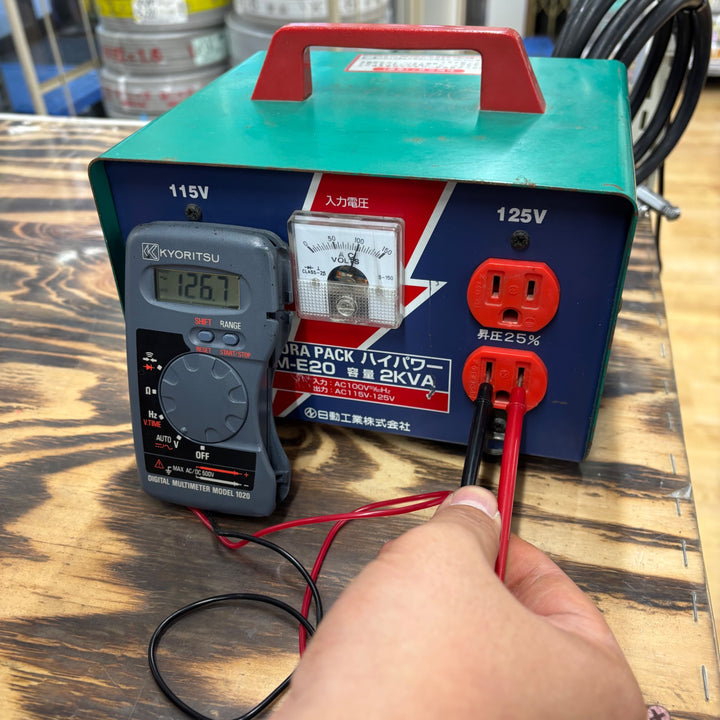 【中古品】日動工業 昇圧器 M-E20 トランス【電材館越谷店】