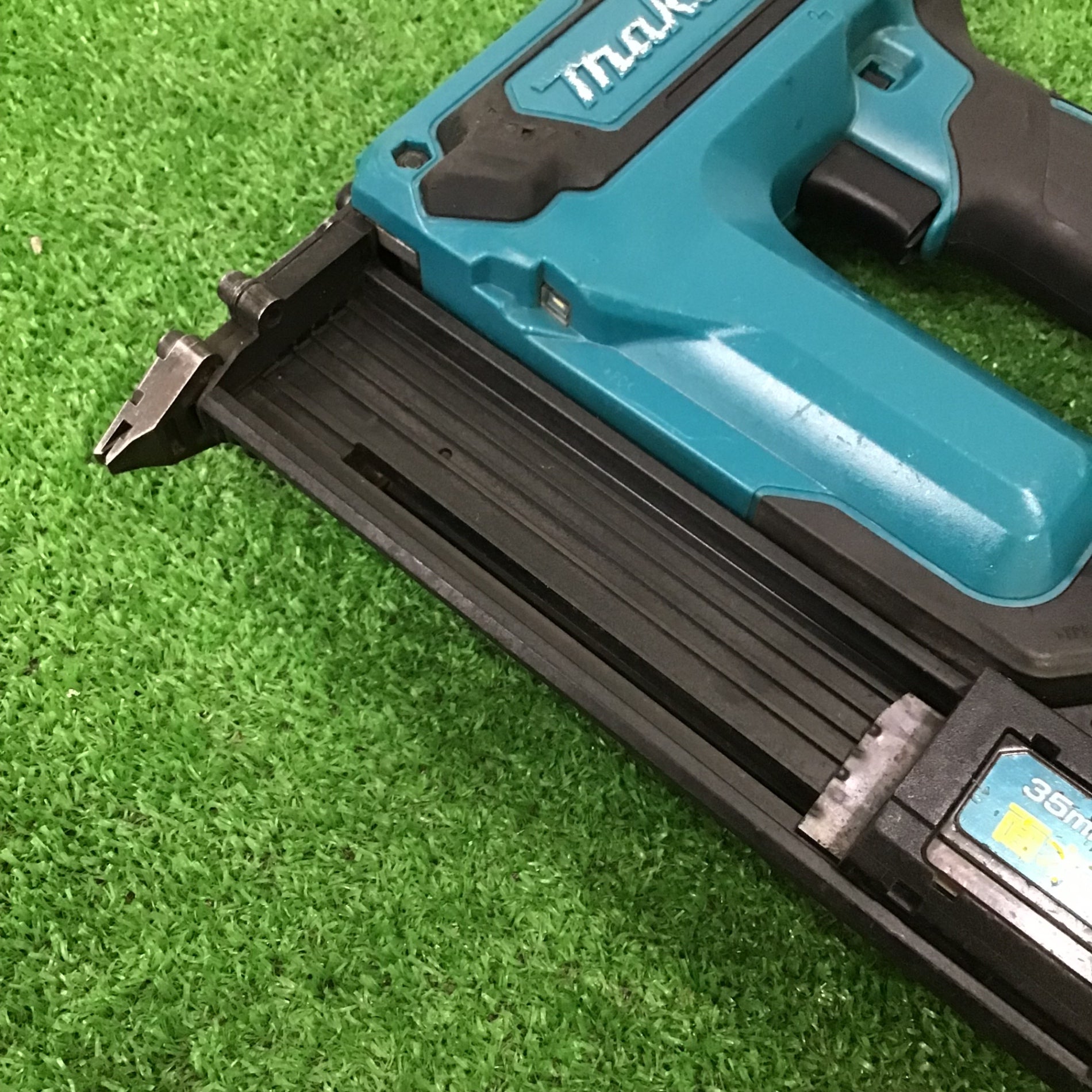 ☆マキタ(makita) コードレスフィニッシュネイラ FN350DZK【町田店