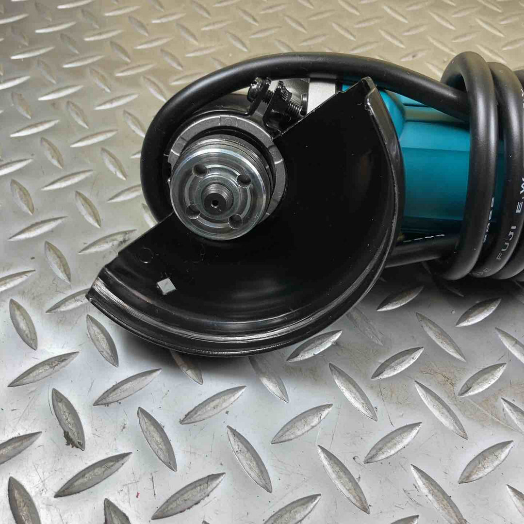 マキタ(makita) ディスクグラインダ 低速高トルク ブレーキ付 100mm 9533BLA【川崎店】