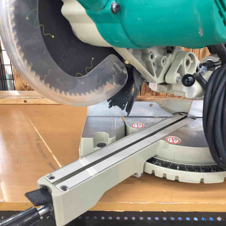 ◇マキタ(makita) スライドマルノコ AC100V のこ刃径190mm M244【越谷店】