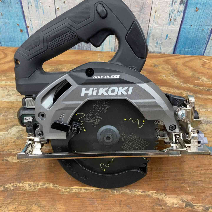 ◇HiKOKI(ハイコーキ) 10.8V 充電式 丸のこ C1205DA 125mm ストロングブラック 軽量2.2kg 蓄電池2個・充電器・ケース付 C1205DA(2LSBP)【柏店】