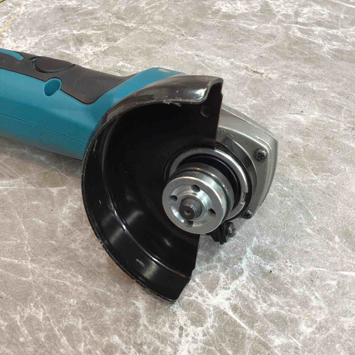 ☆マキタ(makita) 100mmコードレスディスクグラインダー GA400DZ【八潮店】