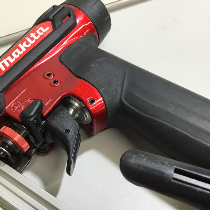 【中古品】★送料無料★ マキタ makita 高圧ピンネイラ AF502HP【戸田店】