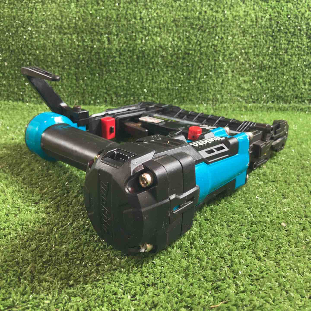 ★マキタ(makita) 高圧フロアタッカ AT451HM【川崎店】