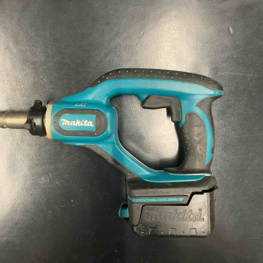 【中古品】 マキタ (makita) コードレスコンクリートバイブレーター VR350DRGX 【藤沢店】