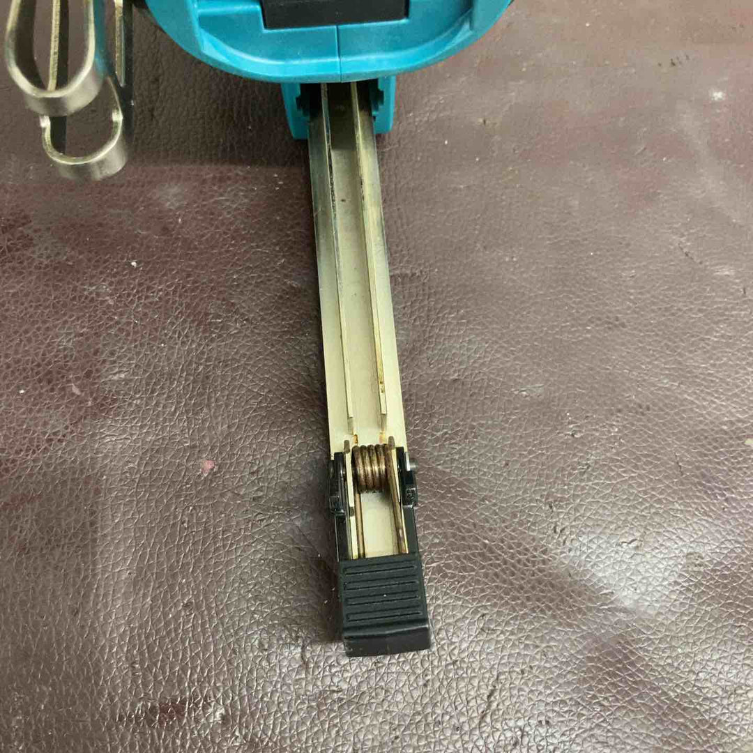 【中古品】 マキタ(makita) コードレスタッカ  ST112DZ RT線 【東大和店】