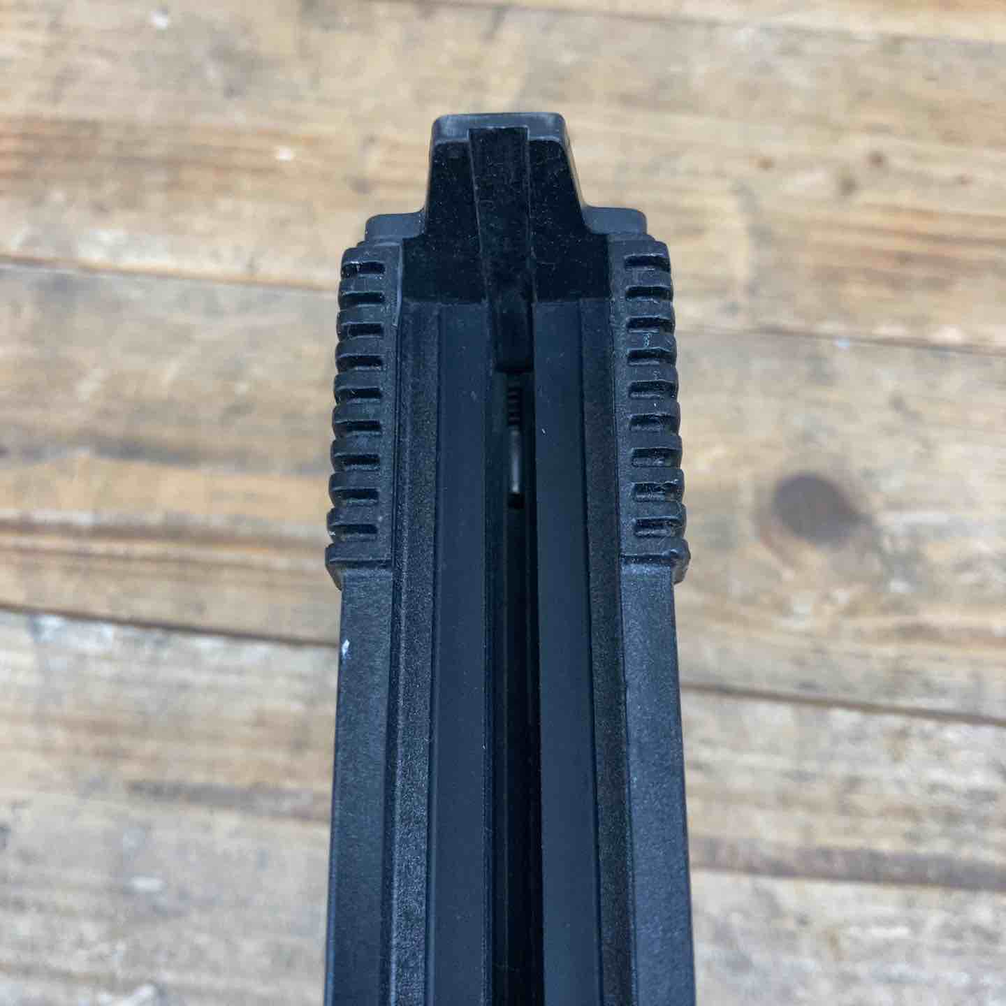 中古品】 マックス(MAX) 高圧エアタッカ HA-25/4J エア工具 タッカー J 中古品】 マックス(MAX) 高圧エアタッカ HA-25/4J エア工具 タッカー J