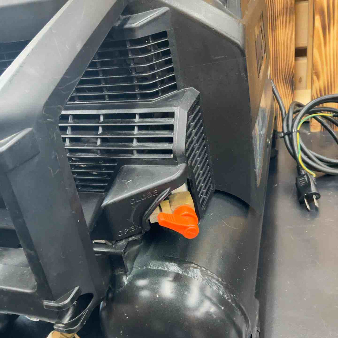 【中古品】 マックス(MAX) エアコンプレッサー AK-HH1310E_ブラック 【藤沢店】