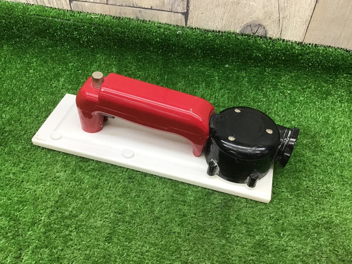 集塵サンダー 楽雷 彩 スリーカラー 334084　パテ研ぎ　単3乾電池【富山店】H