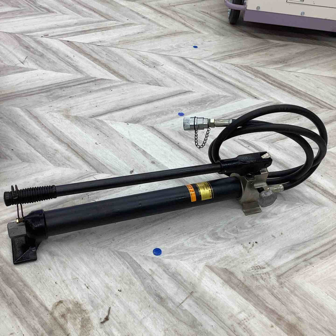 ◇泉精器(イズミ/IZUMI)  手動油圧式ポンプ HP-700A【越谷店】