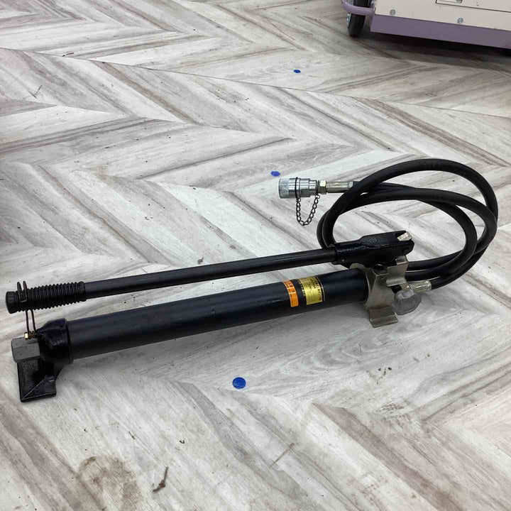 ◇泉精器(イズミ/IZUMI)  手動油圧式ポンプ HP-700A【越谷店】