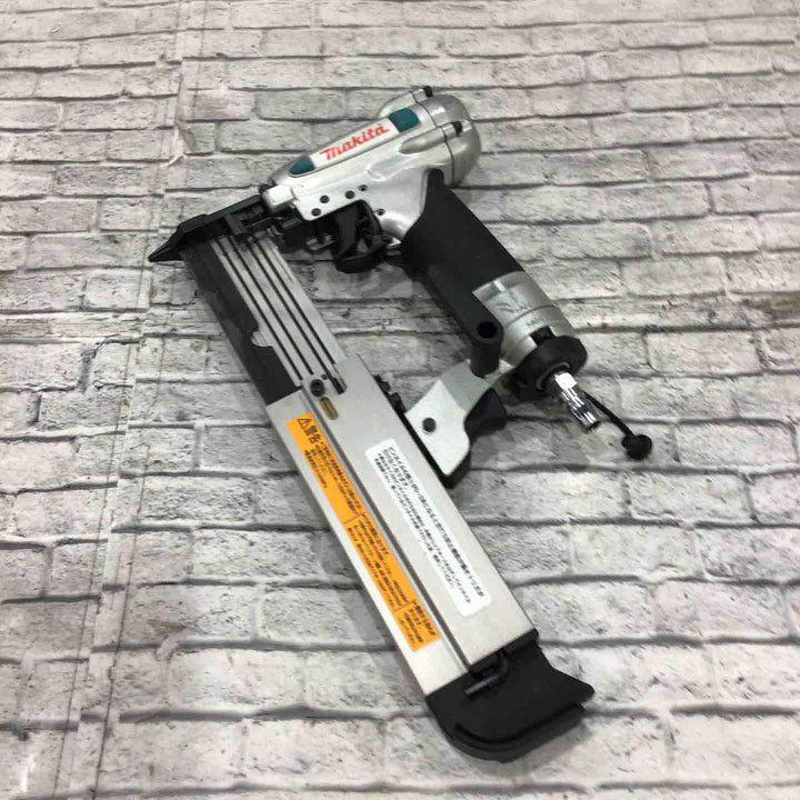 ★マキタ(makita) 常圧ピンネイラ AF351【川口店】