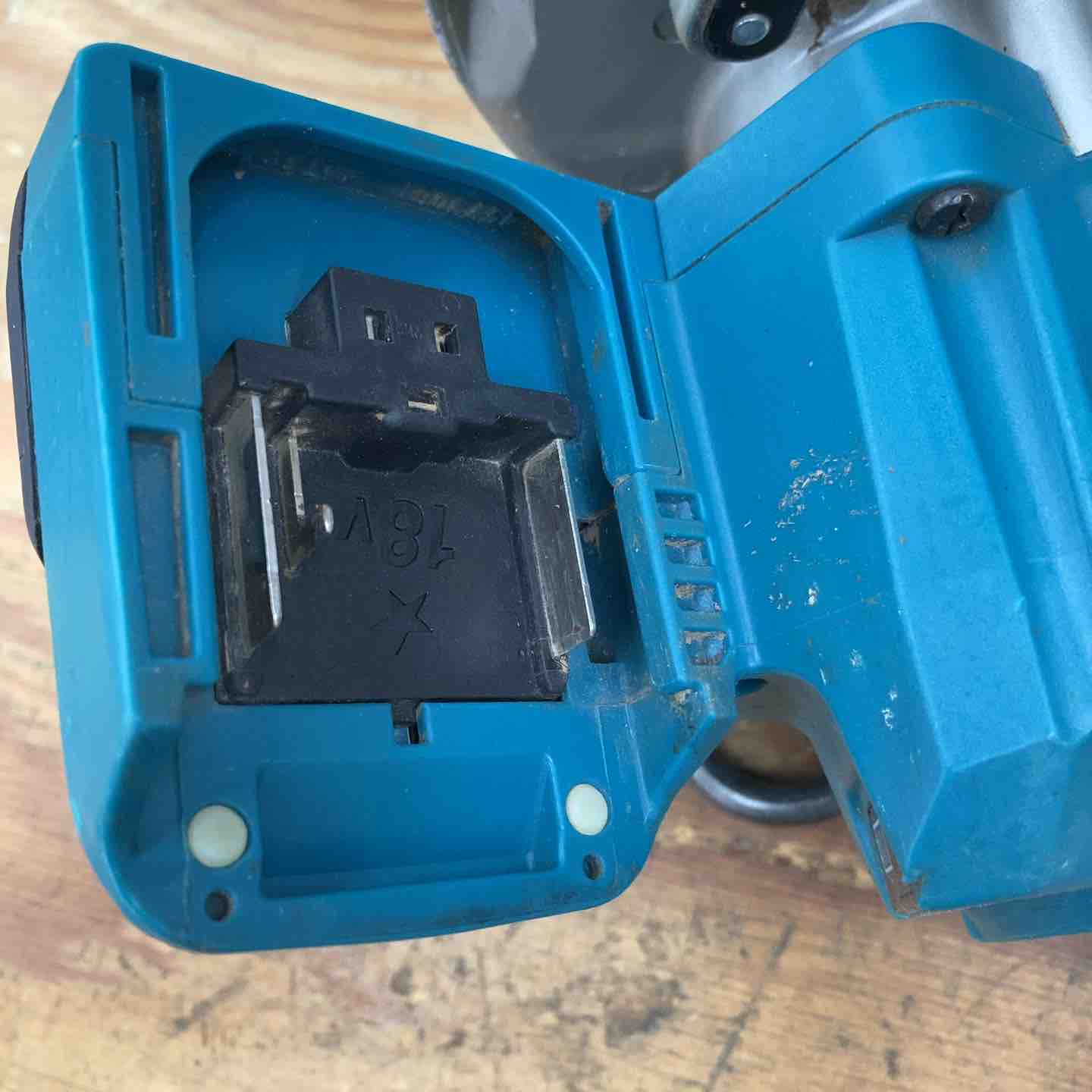 中古品】☆マキタ(makita) コードレス丸のこ HS631DZ 18V 本体のみ【柏