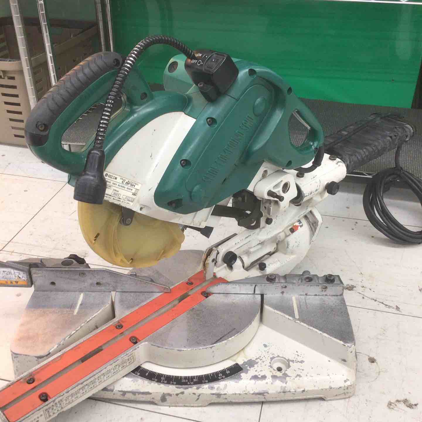 中古品】 ハイコーキ/HIKOKI 卓上スライドマルノコ C8FSH 【鴻巣店