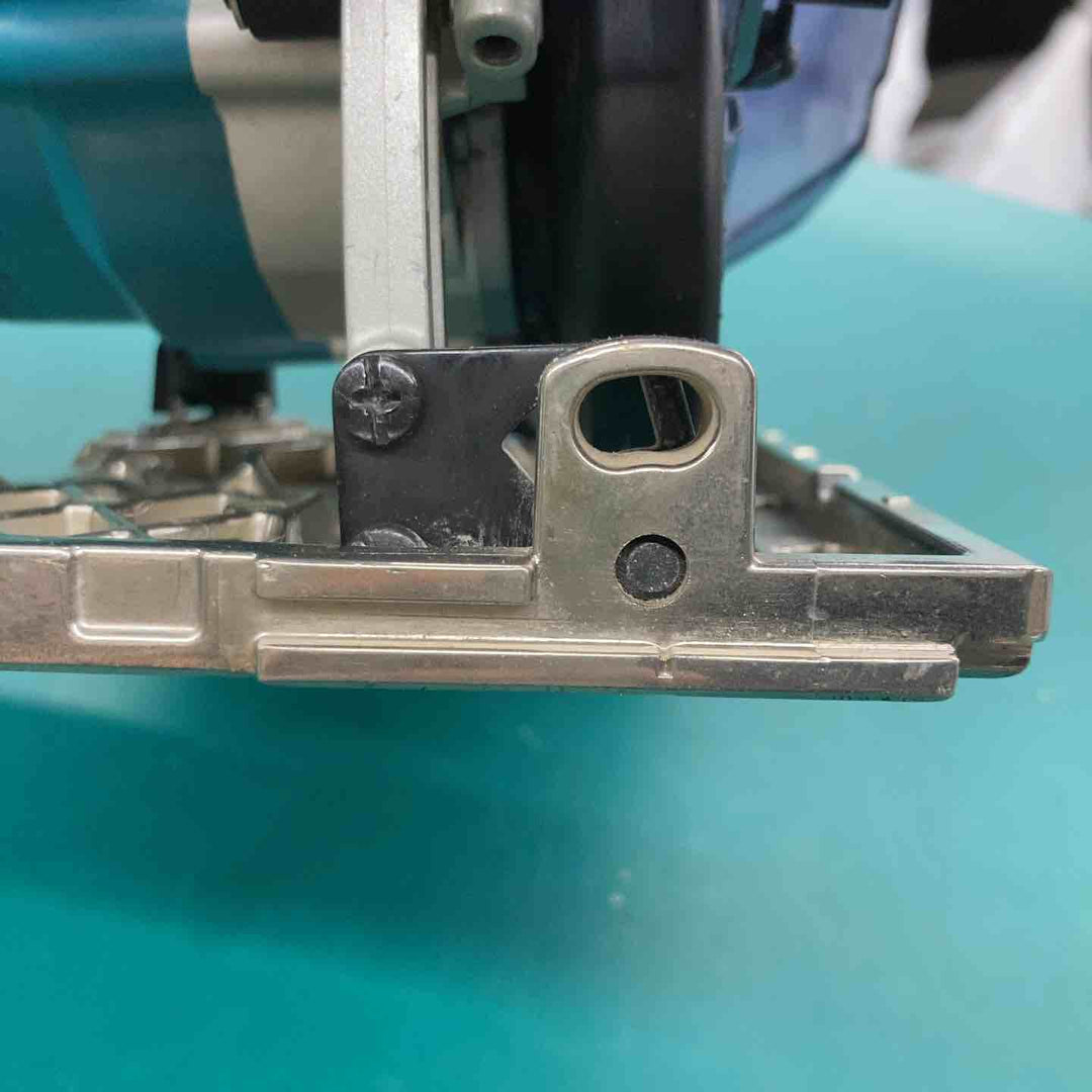★マキタ(makita) 防じん丸のこ KS4100F　蝶ねじ欠品【戸田店】