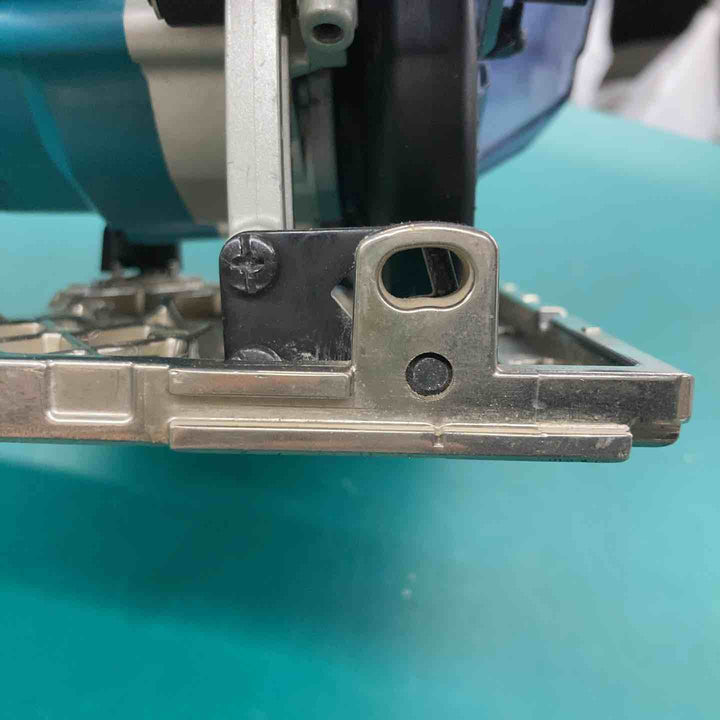 ★マキタ(makita) 防じん丸のこ KS4100F　蝶ねじ欠品【戸田店】