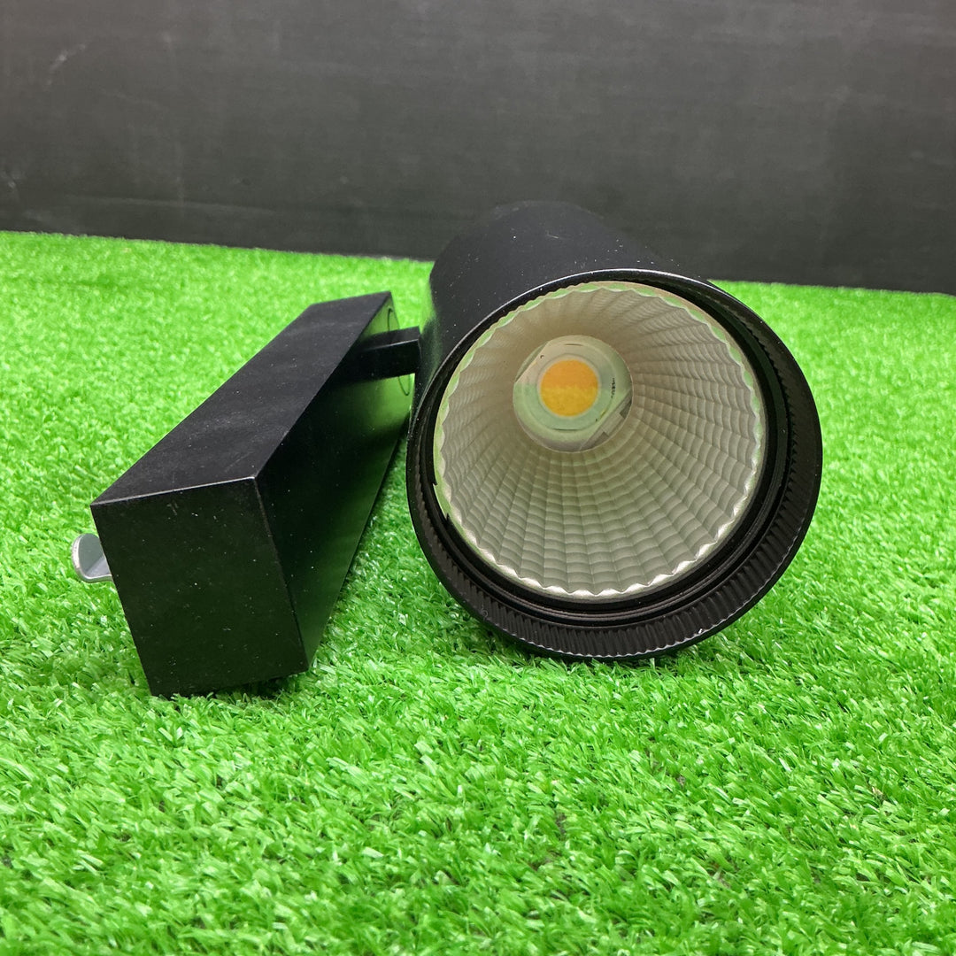 【未使用品】コイズミ　照明 スポットライト HID35W XS706808BW【電材館越谷店】